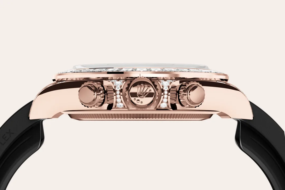 Rolex Cosmograph Daytona in Everose gold and diamonds with Sundust and bright black dial, bezel set with diamonds, and Oysterflex bracelet, m126535tbr-0002 - Crisson