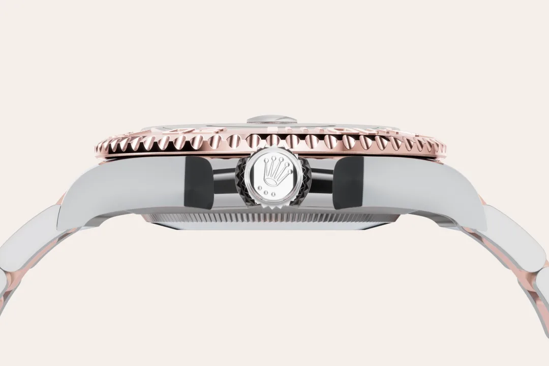 Rolex Yacht-Master 40 in Oystersteel and Everose gold with an intense black dial, Everose gold bezel, and Oyster bracelet, m126621-0002 - Crisson