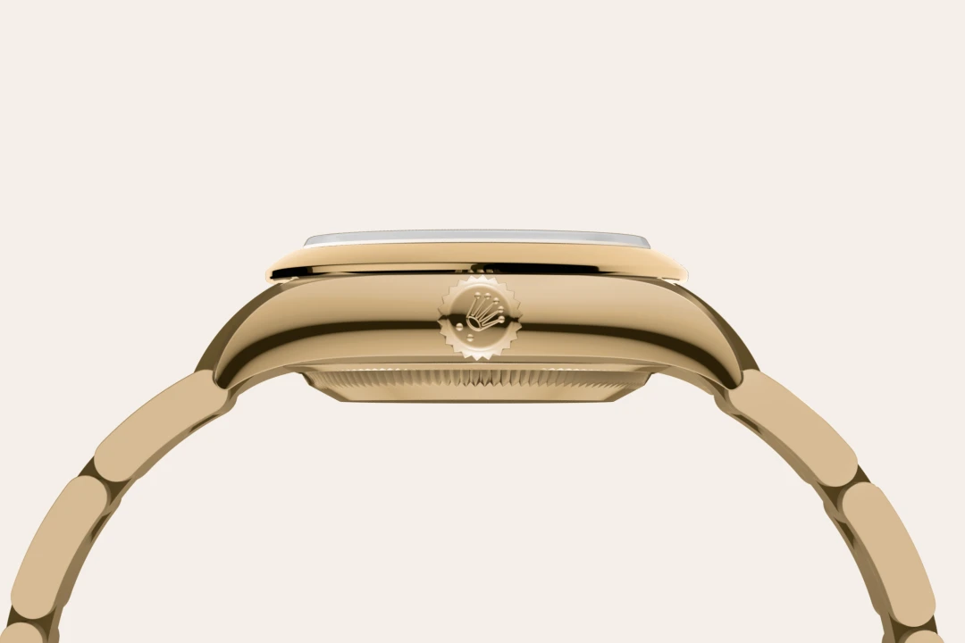 Rolex Oyster Perpetual 28 in yellow gold with a Green stone dial, domed bezel, and Oyster bracelet, m276208-0002 - Crisson Rolex Oyster Perpetual 28 in yellow gold with a Green stone dial, domed bezel, and Oyster bracelet, m276208-0002 - Crisson