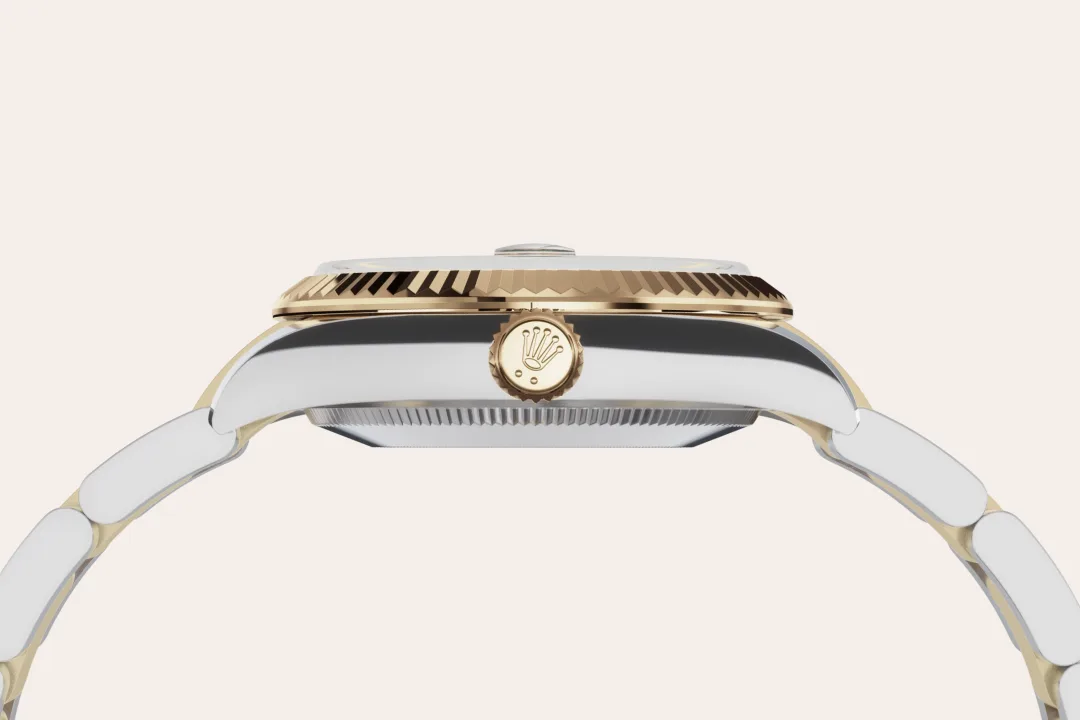 Rolex Datejust 31 in Oystersteel and yellow gold with a silver dial with diamonds, fluted bezel, and Oyster bracelet - Crisson