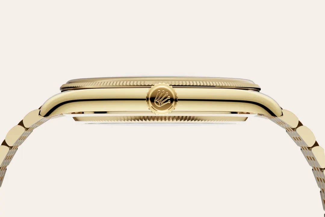 Rolex 1908 in yellow gold with an intense white dial, domed and fluted bezel, and Settimo bracelet, m52508-0008 - Crisson