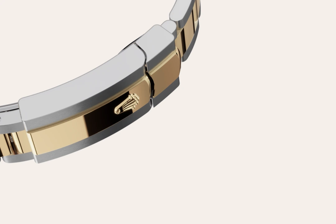 Rolex Datejust 36 in Oystersteel and yellow gold with a white dial, domed bezel, and Oyster bracelet - Crisson