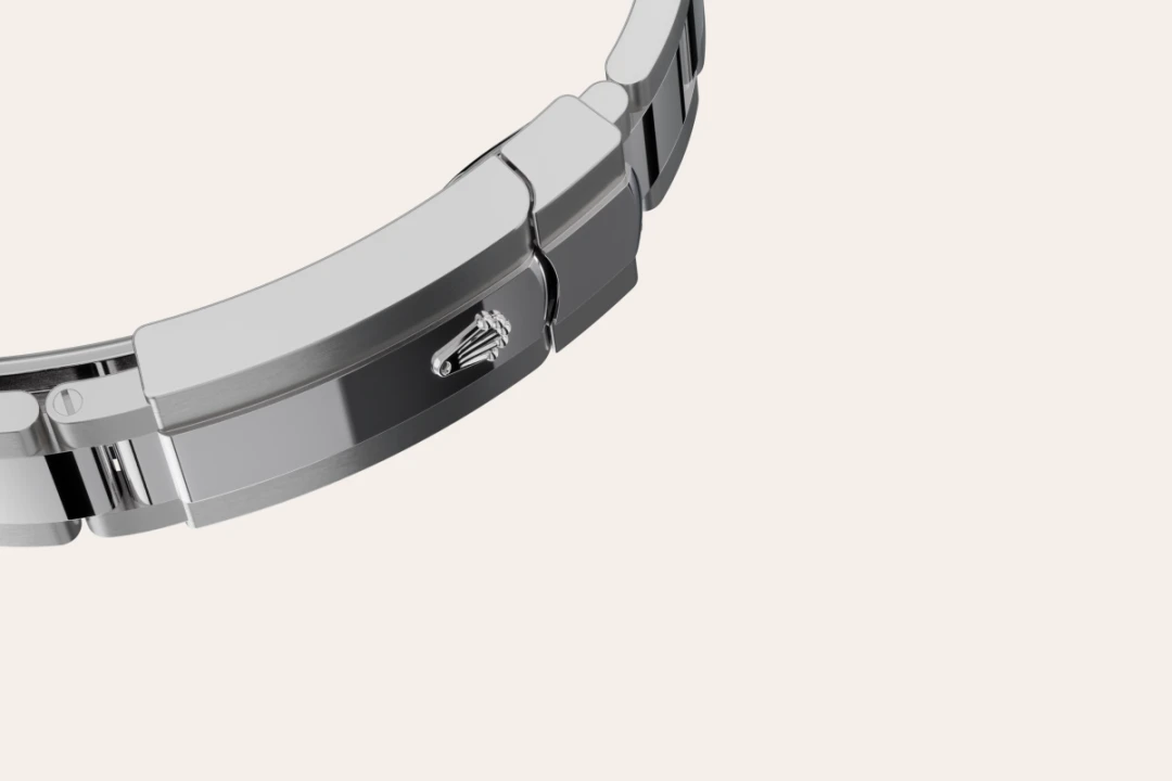 Rolex Datejust 41 in Oystersteel with a white dial, smooth bezel, and Oyster bracelet and gold - Crisson