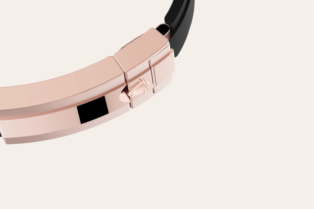 Rolex Cosmograph Daytona in Everose gold with Sundust and bright black dial, black monobloc Cerachrom bezel, and Oysterflex bracelet, m126515ln-0006 - Crisson