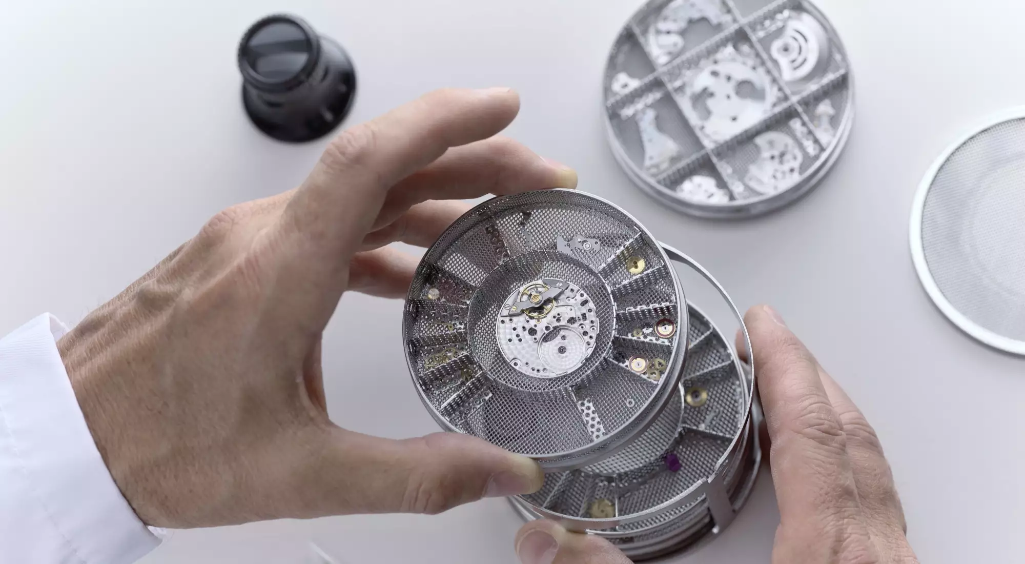 Rolex servicing process : cleaning - Crisson Bermuda